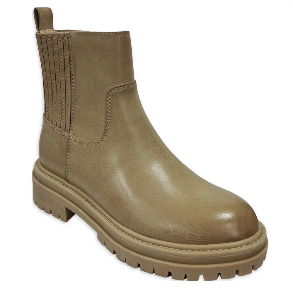 Time and Tru lug sole Chelsea boots inside zipper and gusset sides size 10